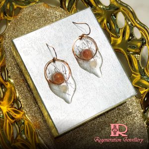 Heart-shape component with resin & natural crystals sterling silver earrings 心形配件配樹脂及天然水晶純銀耳環 Heart-shape component with resin & natural crystals sterling silver earrings 心形配件配樹脂及天然水晶純銀耳環