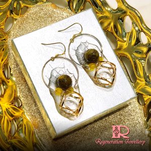 Heart-shape component with resin & natural crystals sterling silver earrings 心形配件配樹脂及天然水晶純銀耳環
