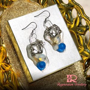 Heart-shape component with resin & natural crystals sterling silver earrings 心形配件配樹脂及天然水晶純銀耳環 Heart-shape component with resin & natural crystals sterling silver earrings 心形配件配樹脂及天然水晶純銀耳環