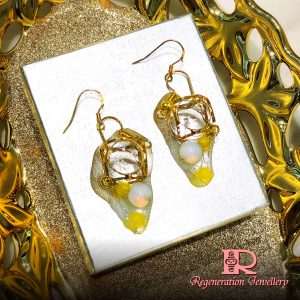 Heart-shape component with resin & natural crystals sterling silver earrings 心形配件配樹脂及天然水晶純銀耳環 Heart-shape component with resin & natural crystals sterling silver earrings 心形配件配樹脂及天然水晶純銀耳環