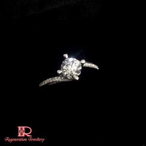 0.7 Carat Diamond Engagement Ring by Couture Design with 18k gold & diamonds 高級私人訂製 18k 金 0.7卡裝鑽石訂婚戒指
