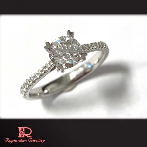 1.0 Carat Diamond Engagement Ring by Couture Design with 18k gold & diamonds (Signature Design) 高級私人訂製 18k 金 1.0卡裝鑽石訂婚戒指 (標誌性設計)