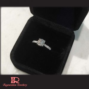 1.0 Carat Diamond Engagement Ring by Couture Design with 18k gold & diamonds 高級私人訂製 18k 金 1.0卡裝鑽石訂婚戒指