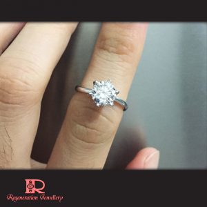 1.0 Carat Diamond Engagement Ring by Couture Design with 18k gold & diamonds 高級私人訂製 18k 金 1.0卡裝鑽石訂婚戒指