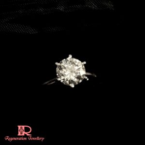 1.5 Carat Diamond Engagement Ring by Couture Design with 18k gold & diamonds (Signature Design) 高級私人訂製 18k 金 1.5卡裝鑽石訂婚戒指 (標誌性設計)