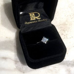 1.0 Carat Diamond Engagement Ring by Couture Design with 18k gold & diamonds 高級私人訂製 18k 金 1.0卡裝鑽石訂婚戒指